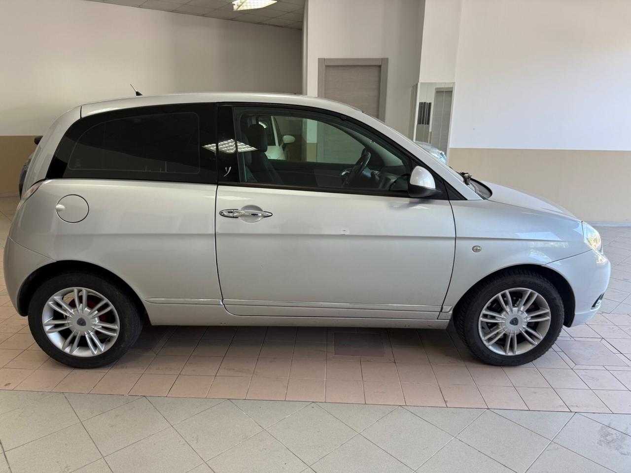 Lancia Ypsilon 1.3 MJT 75 CV Platinum