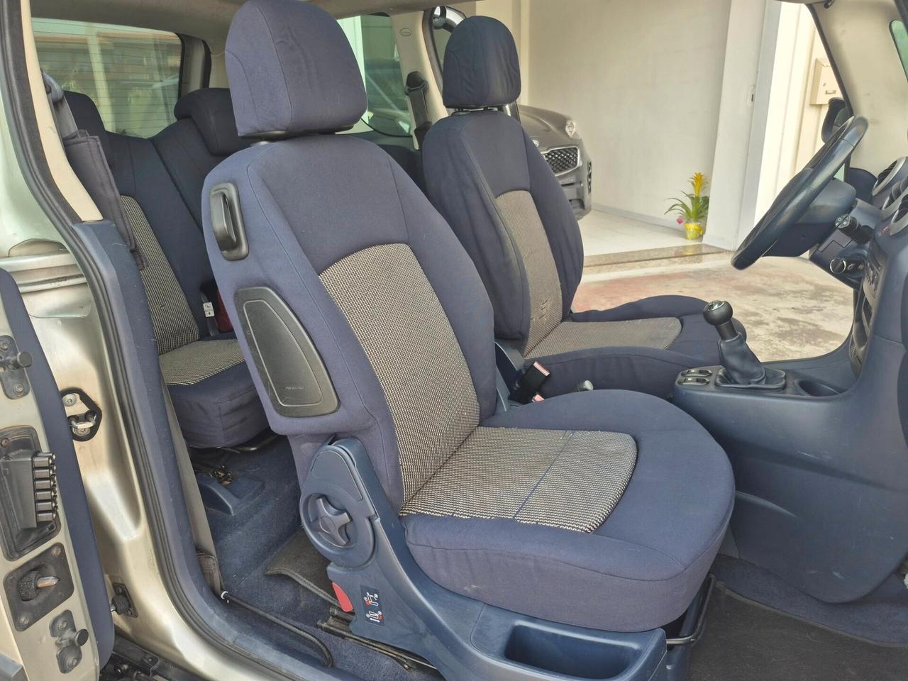 Peugeot 1007 1.4 HDi 68 CV OK NEOP.