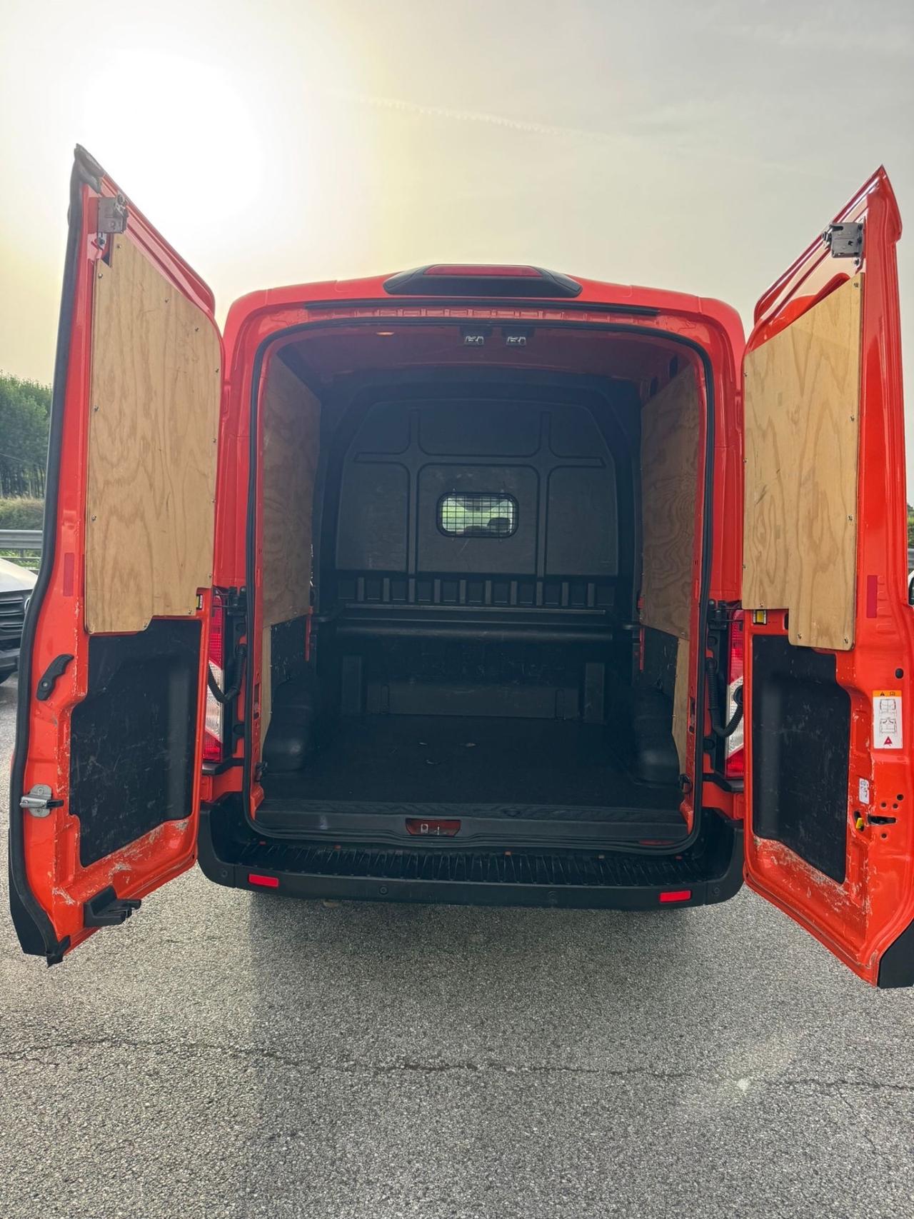 Ford Transit 350 2.0TDCi EcoBlue 130CV PM-TM-DC Furgone Trend