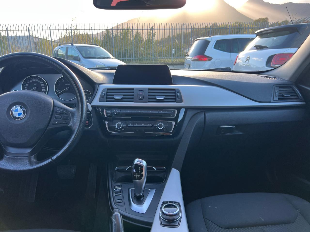 Bmw 318 318d Touring Business Advantage aut.