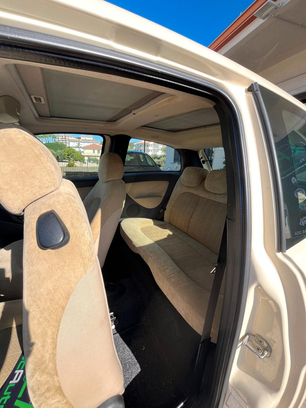 Lancia Ypsilon 1.3 MJT 65 CV Platino