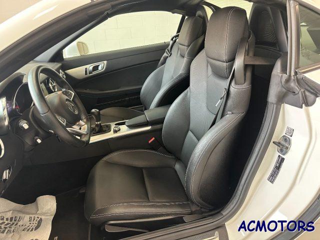 MERCEDES-BENZ SLC 200 AMG line