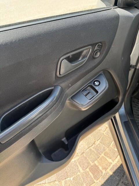 Suzuki Ignis 1.3 DDiS 16V UNIPROPIETARIO neopatentati