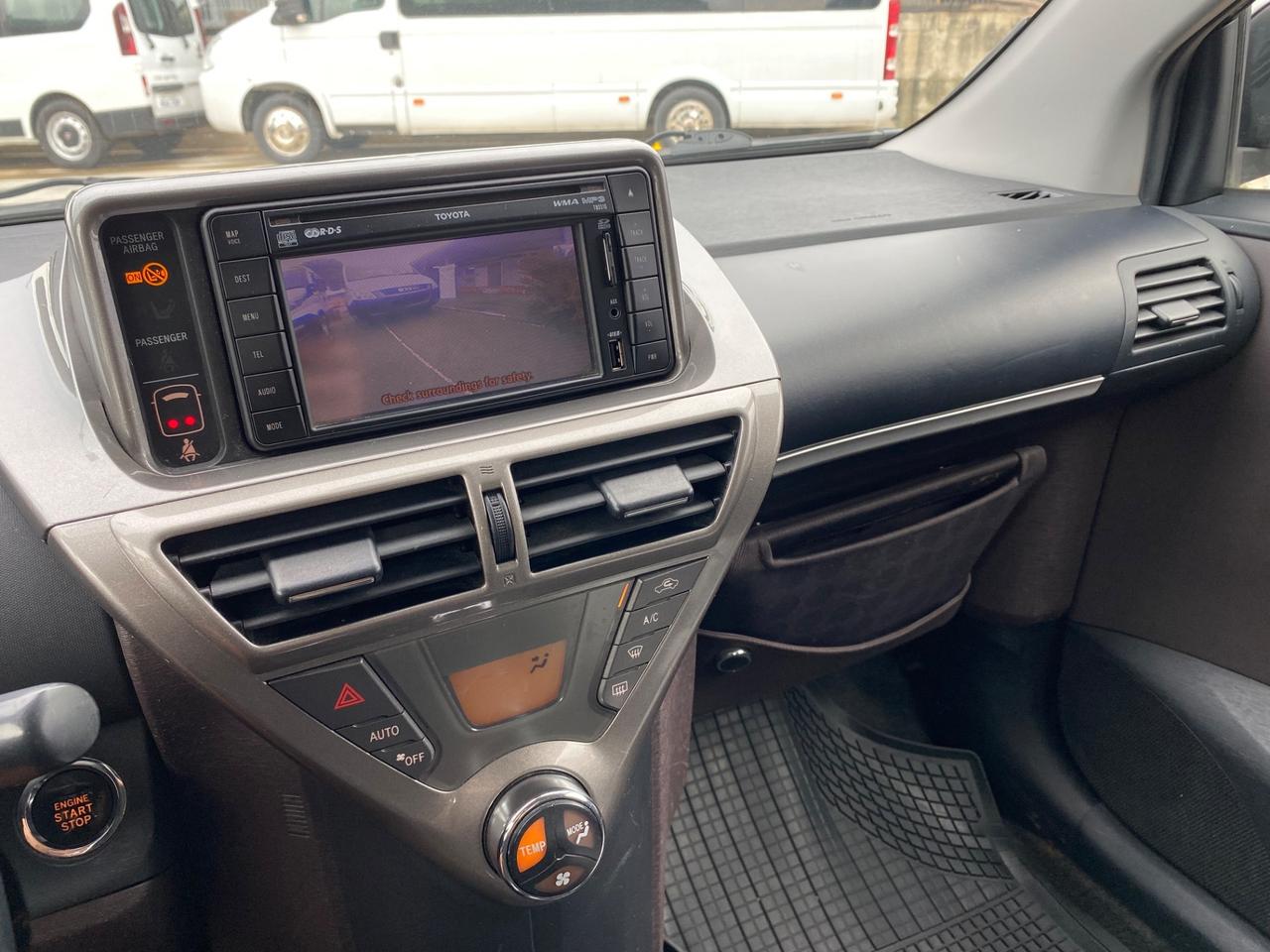 Toyota iQ 1.4 Diesel Full Optional