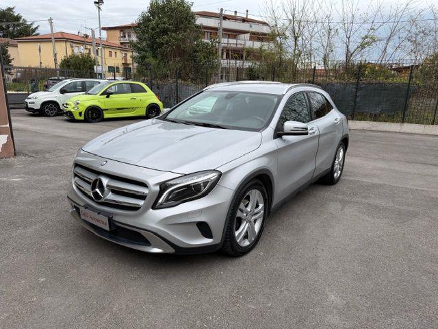 MERCEDES-BENZ GLA 200 d Automatic Premium