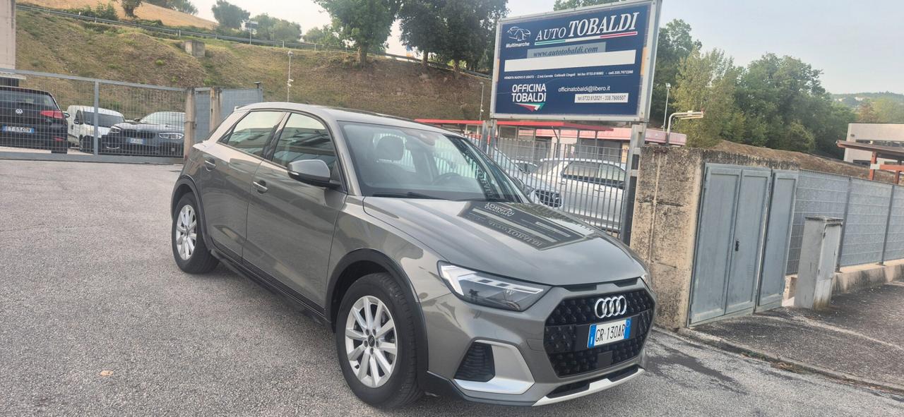 Audi A1 allstreet 30 TFSI Identity Contrast 110CV NEOPATENTATI