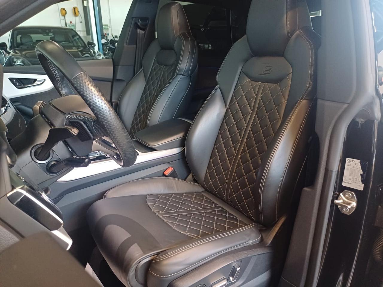 Audi Q8 45 TDI quattro tiptronic S-line