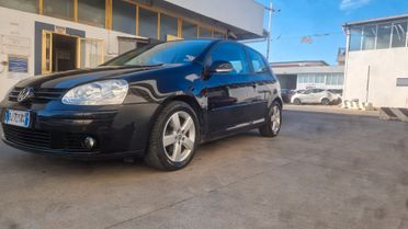 Volkswagen Golf 1.6 16V FSI 3p. Sportline