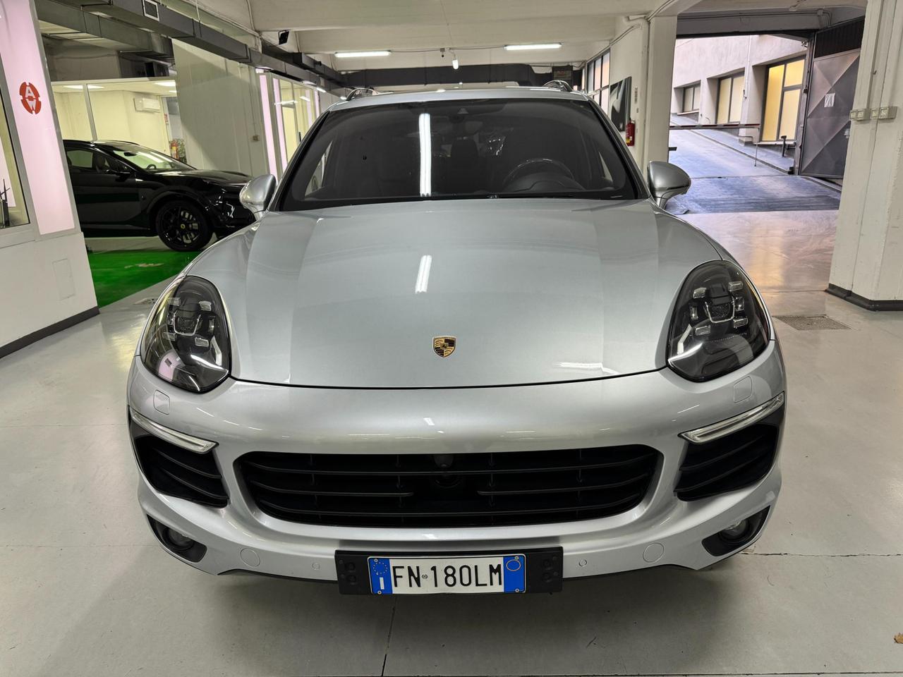 Porsche Cayenne 3.0 e-hybrid S tiptronic