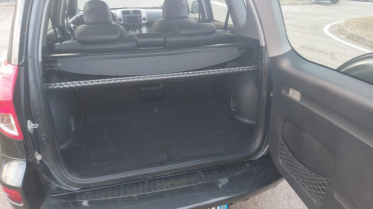 Toyota RAV 4 RAV4 2.2 D-4D 136 CV Luxury