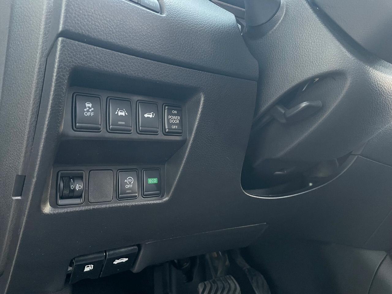 Nissan X-Trail dCi 4WD inserimento manuale