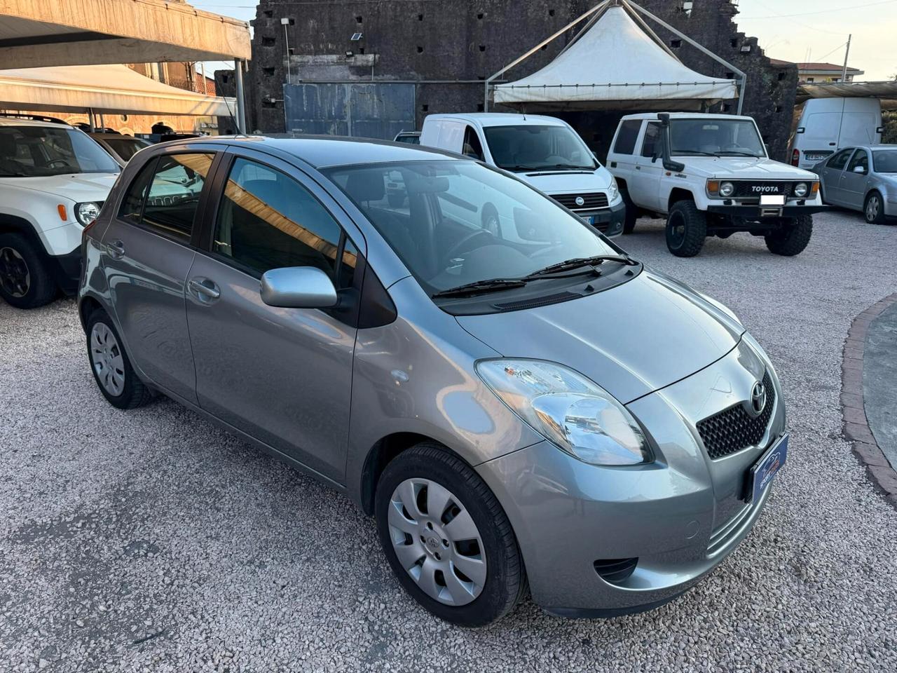 Toyota Yaris 1.0 5 porte Sol