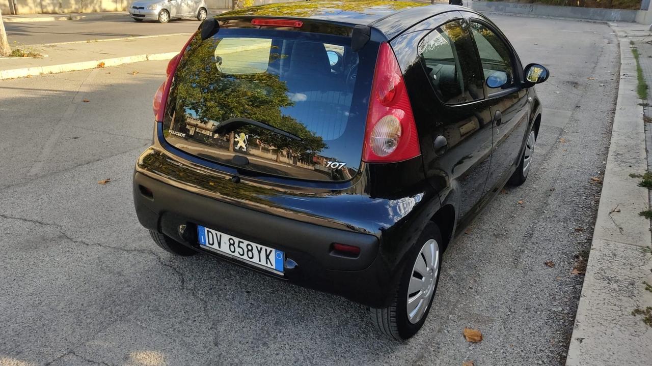 Peugeot 107 1.0 68CV 5p. Plaisir