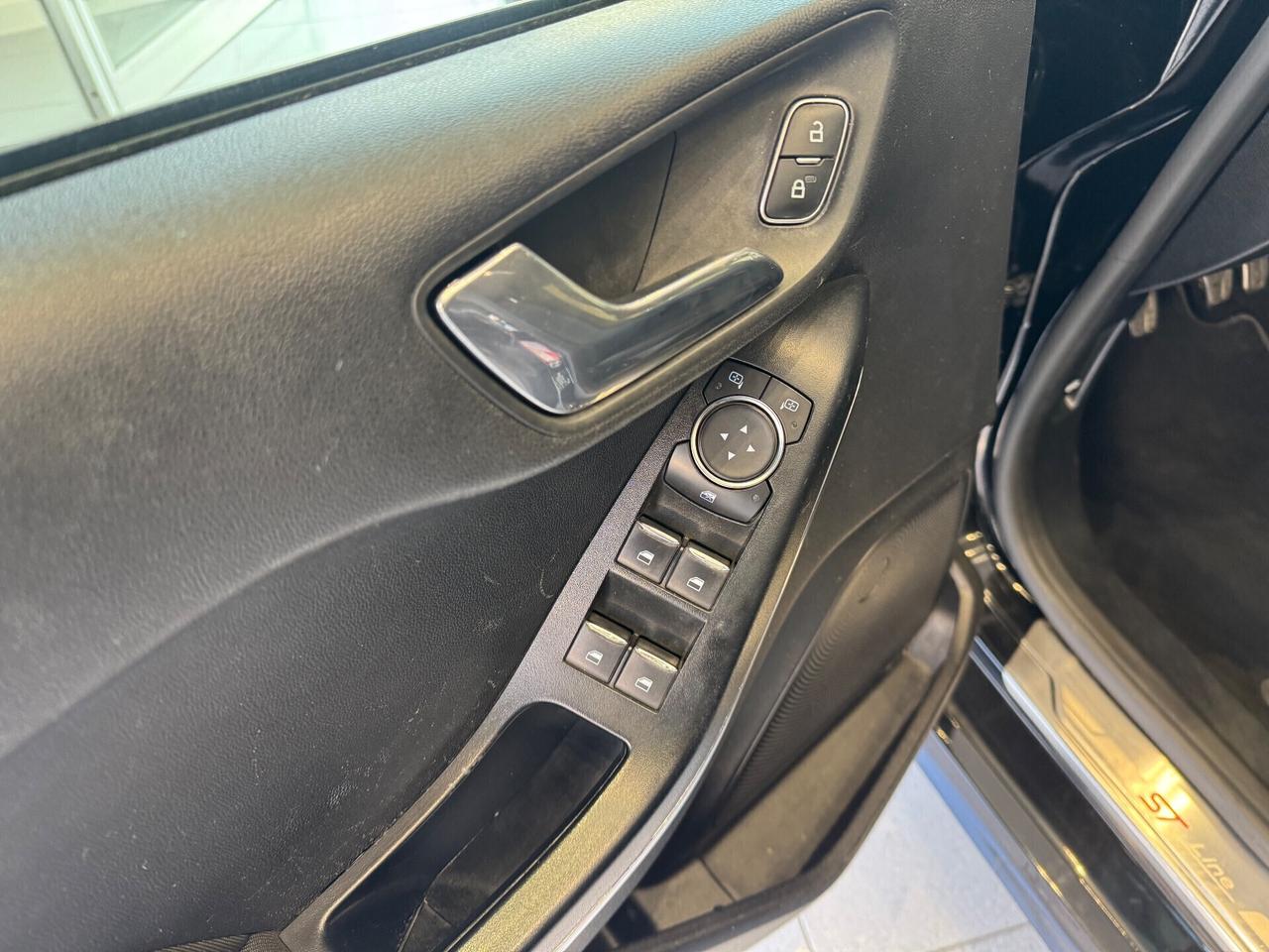 Ford Fiesta 1.5 TDCi 5 porte ST-Line