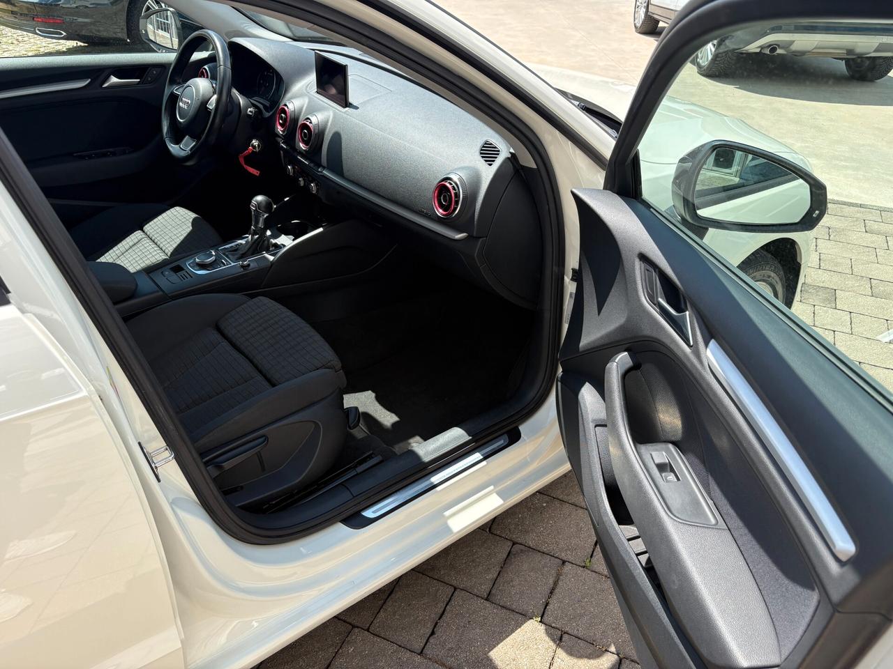 Audi A3 Sportback 1.6 TDI 105cv S tronic Ambition