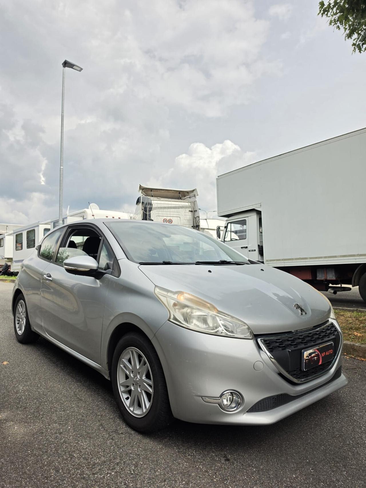 Peugeot 208 neopatentati