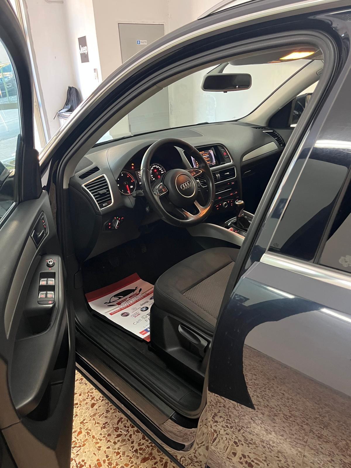 Audi Q5 2.0 TDI 150 CV clean diesel Business