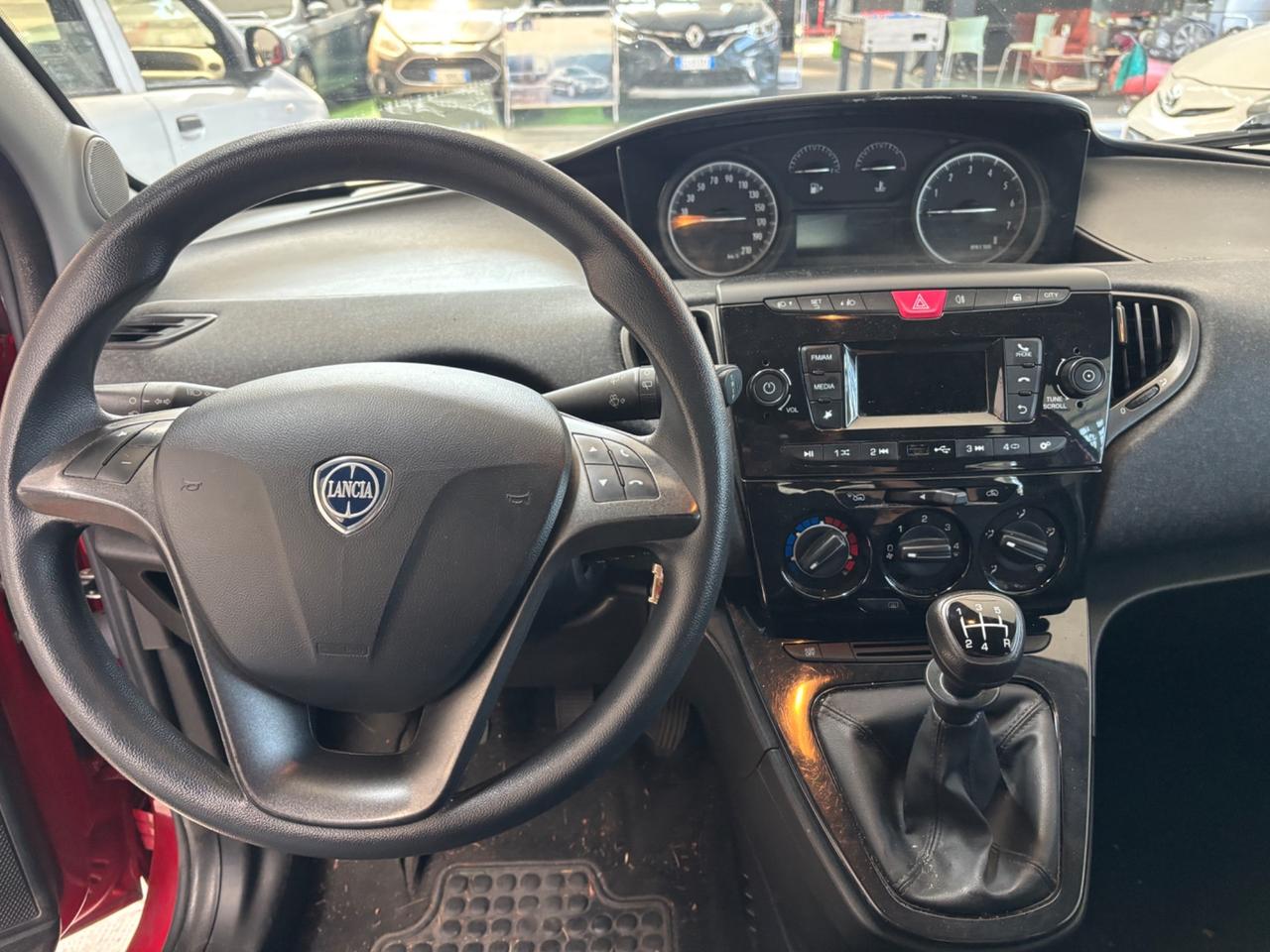 Lancia Ypsilon 1.2 69 CV 5 porte S&S Platinum