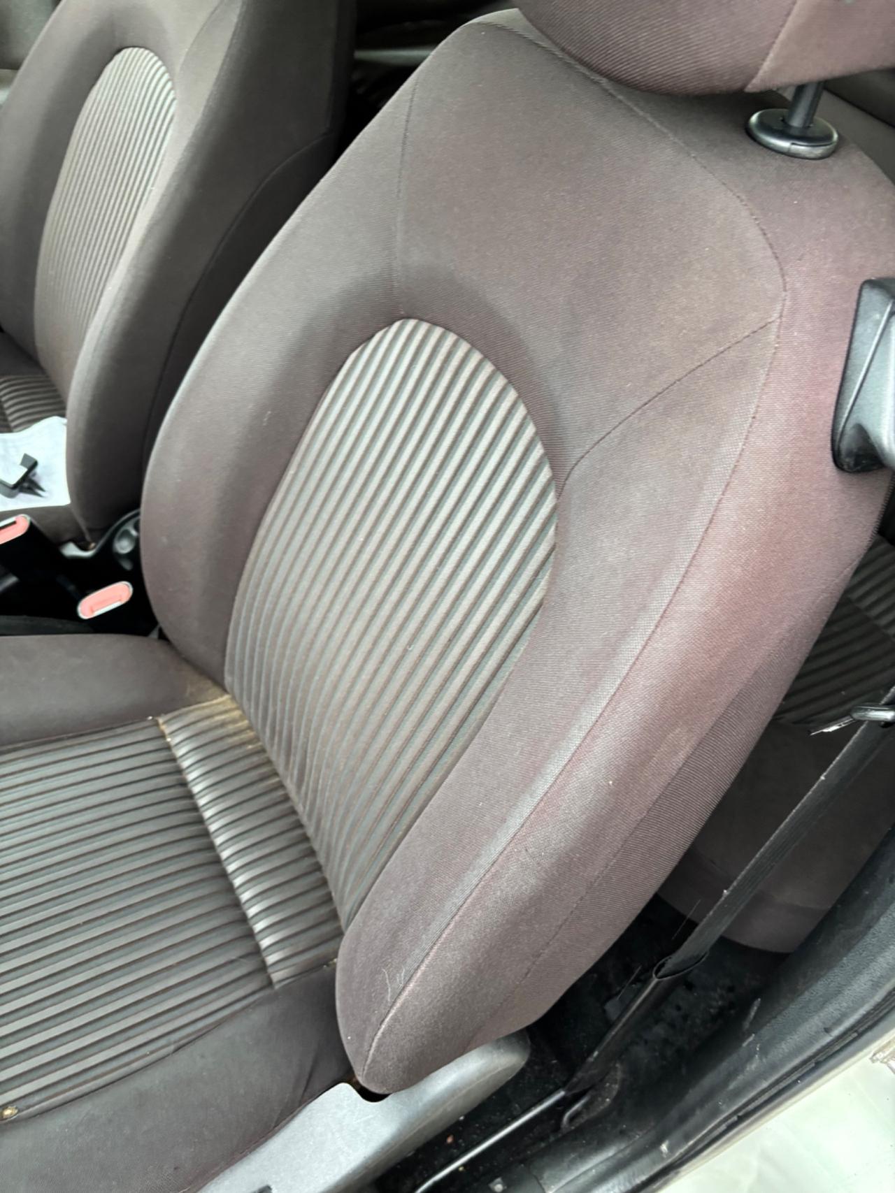 Lancia Ypsilon 1.3 MJT 75 CV Argento neo patentato