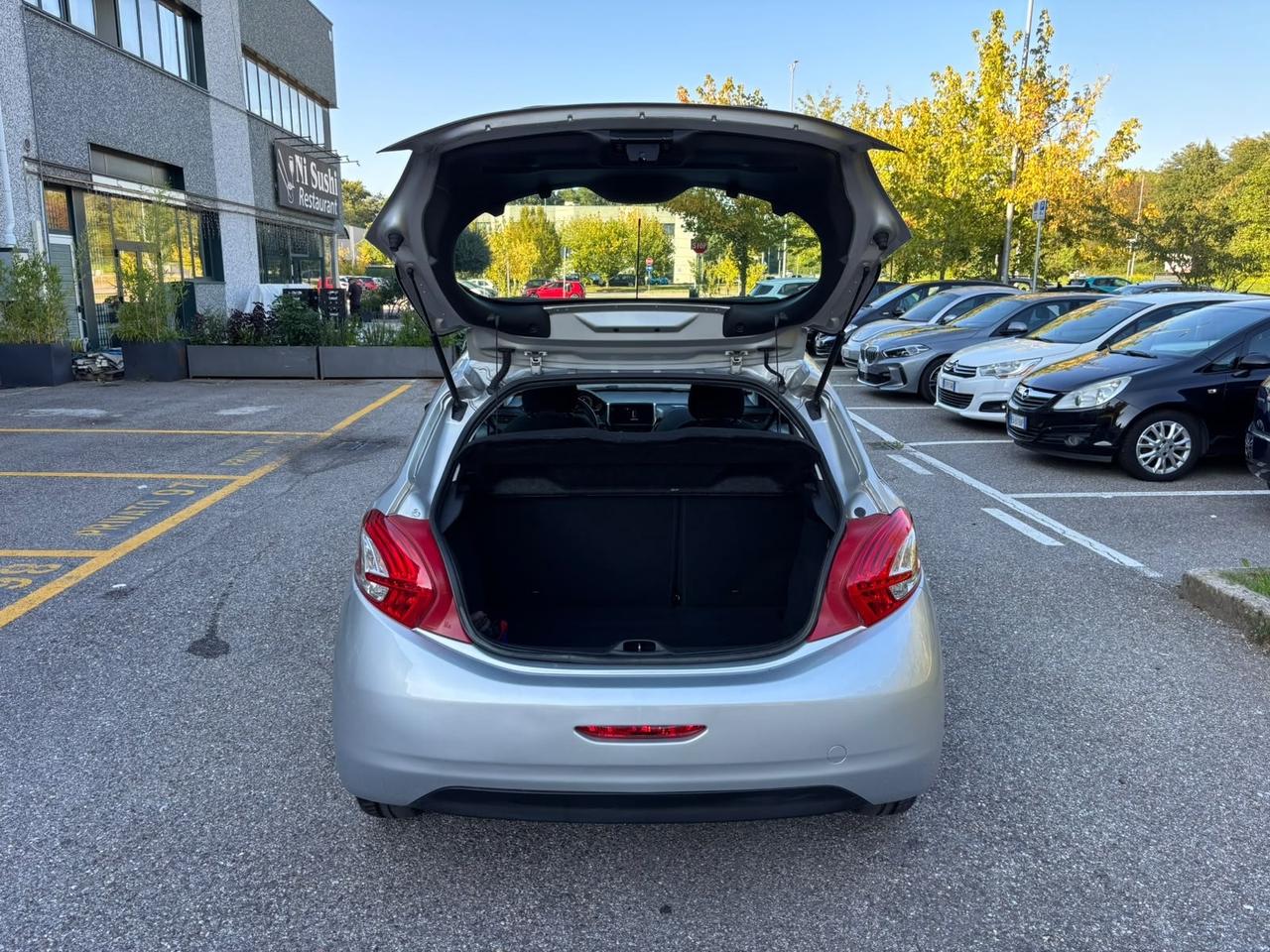 Peugeot 208 1.4 HDi 68 CV 5 porte Allure