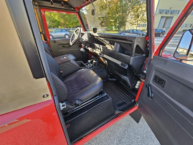 LAND ROVER Defender 110 2.5 Tdi cat S.W. County