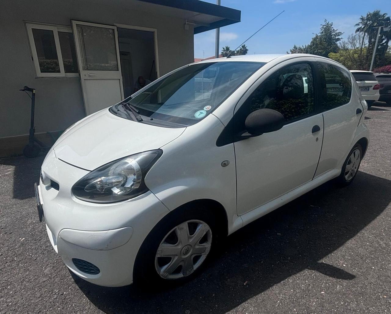Toyota Aygo 1.0 12V VVT-i 5 porte Now Connect