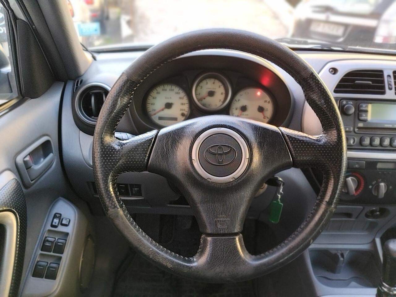 Toyota RAV 4 2.0 Tdi D-4D 5p Sol + Gancio