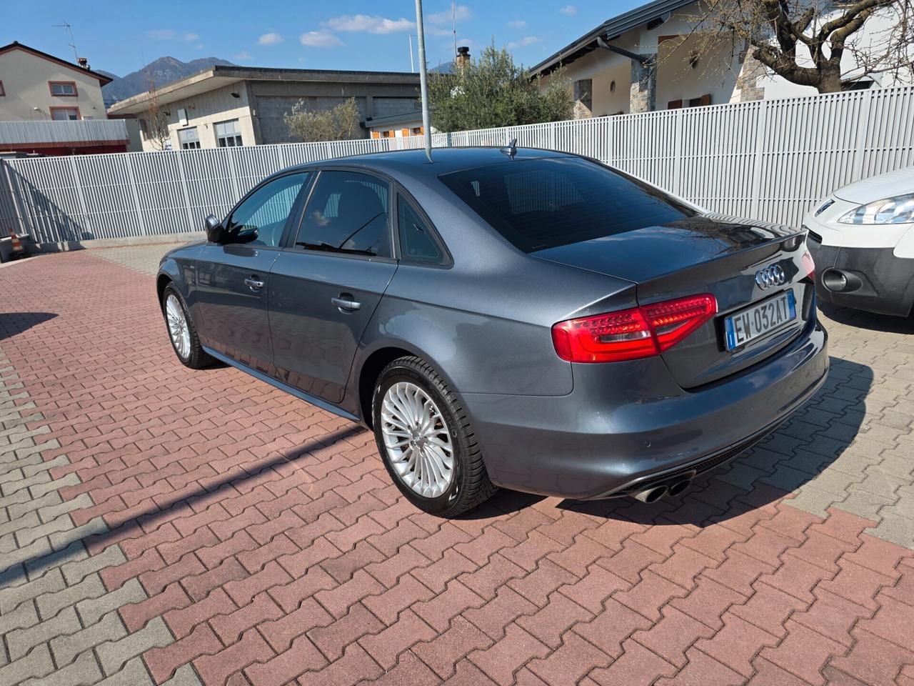 Audi A4 2.0 TDI 177 CV 4x4 full sport