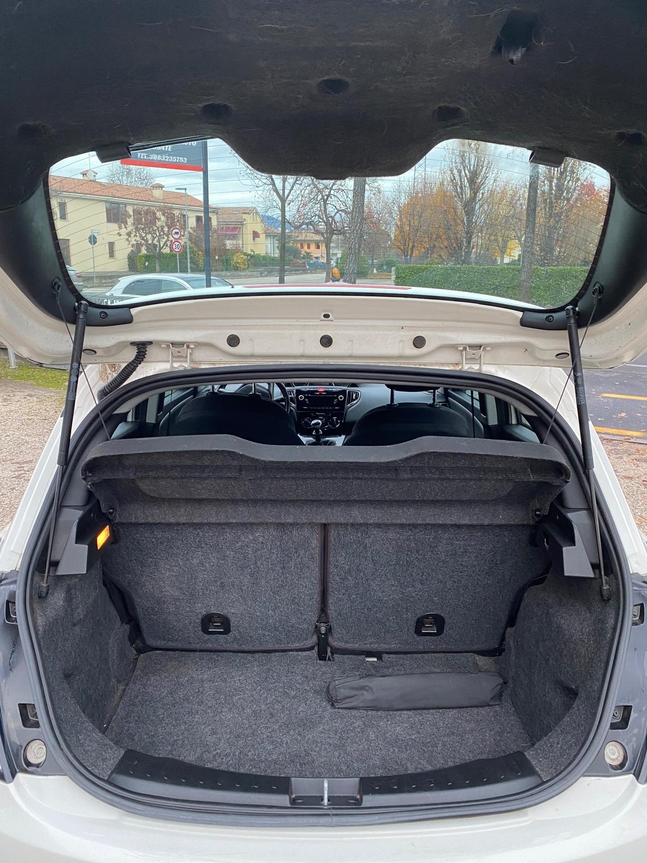 Lancia Ypsilon 1.2 69 CV 5 porte S&S Platinum