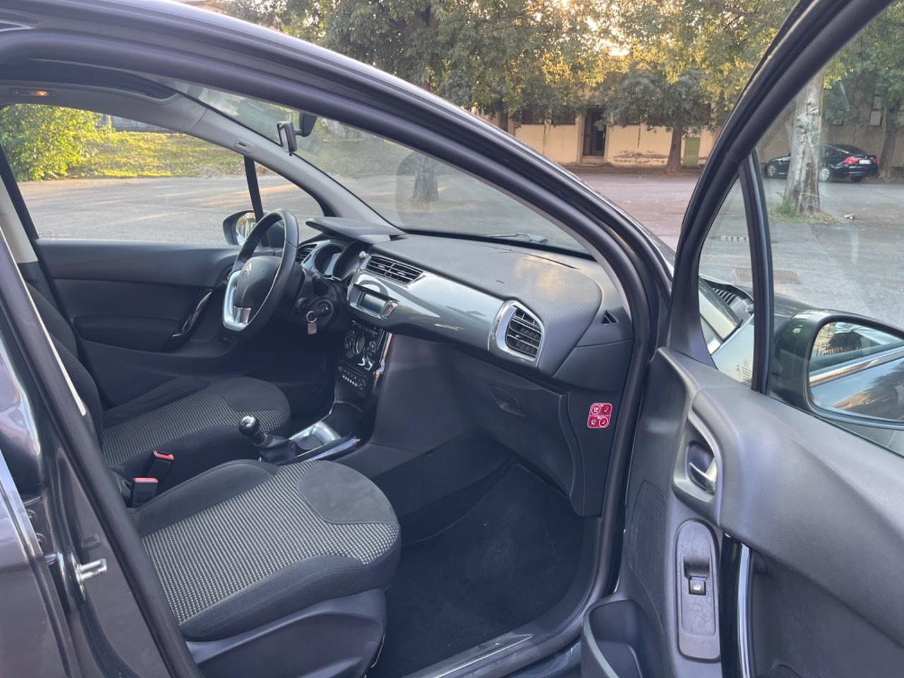 Citroen C3 1.2 VTi 82 Exclusive tetto panoramico per Neopatentati 2014