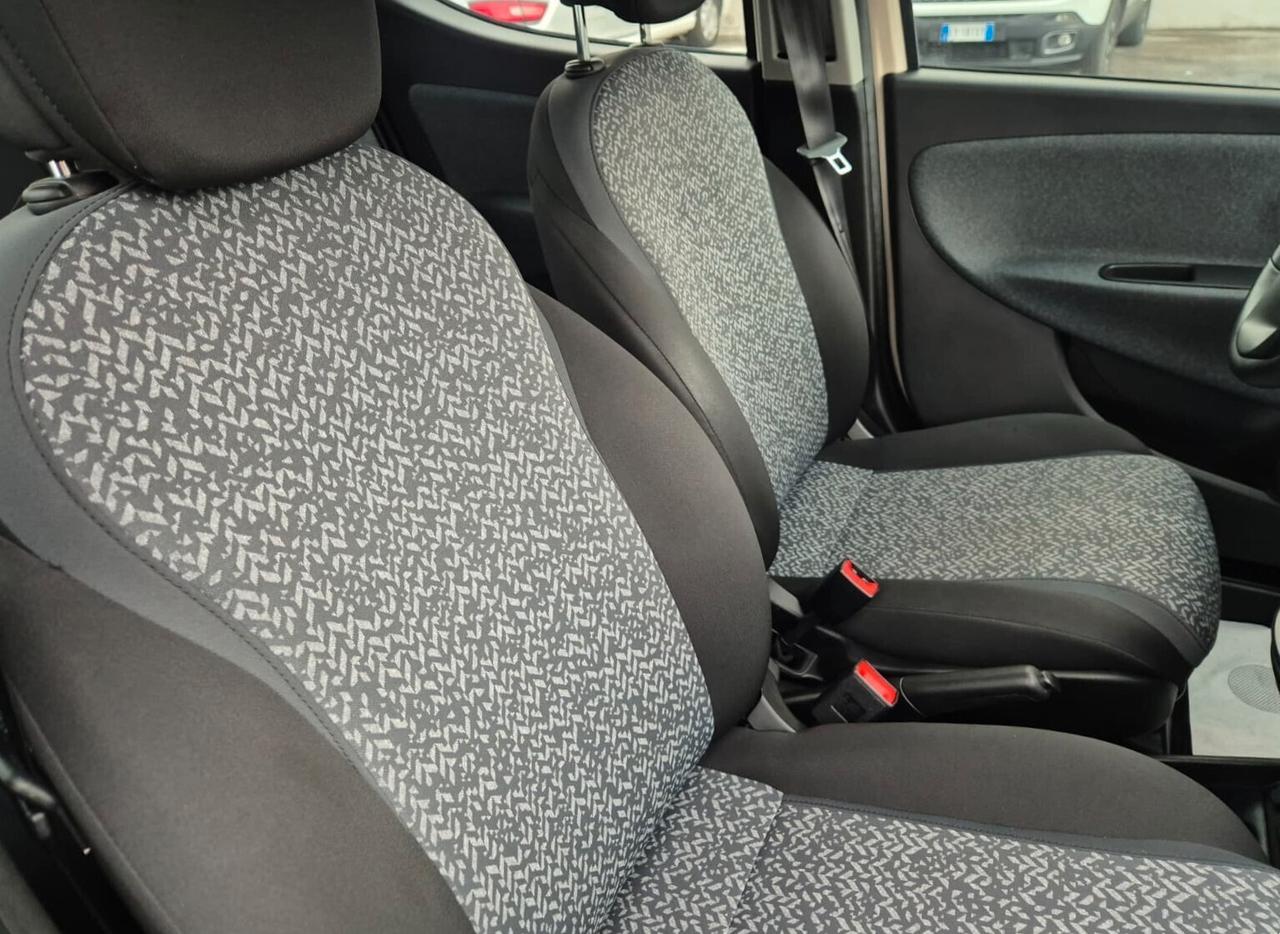 Lancia Ypsilon Silver 1.0 70CV Hybrid