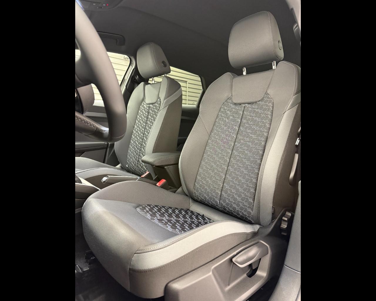 AUDI A1 SPORTBACK 30 TFSI S-TRONIC IDENTITY CONTRAST