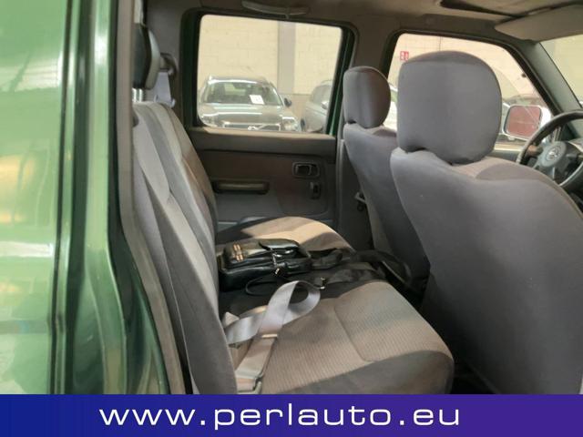 NISSAN Navara Pick-up 2.5 TD 4 porte Double Cab