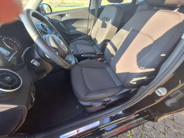 Audi A1 Sportback 1.0 tfsi ultra S-Line 95cv - Cerchi X 17 - Sedili riscaldabili - Sensori parcheggio - Pneumatici 4 stagioni