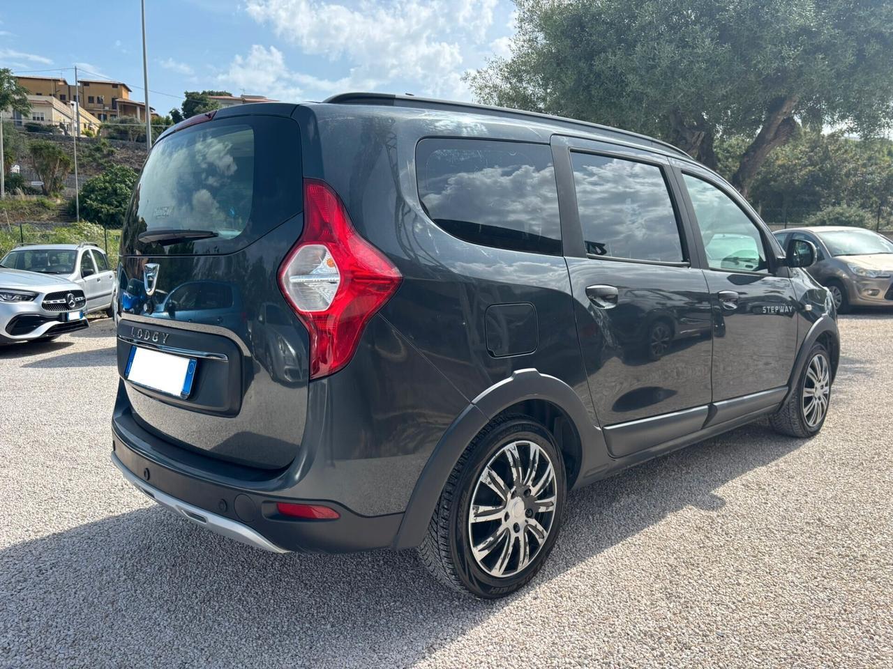 DACIA LODGY STEPWAY 1.5 DCI - 2017
