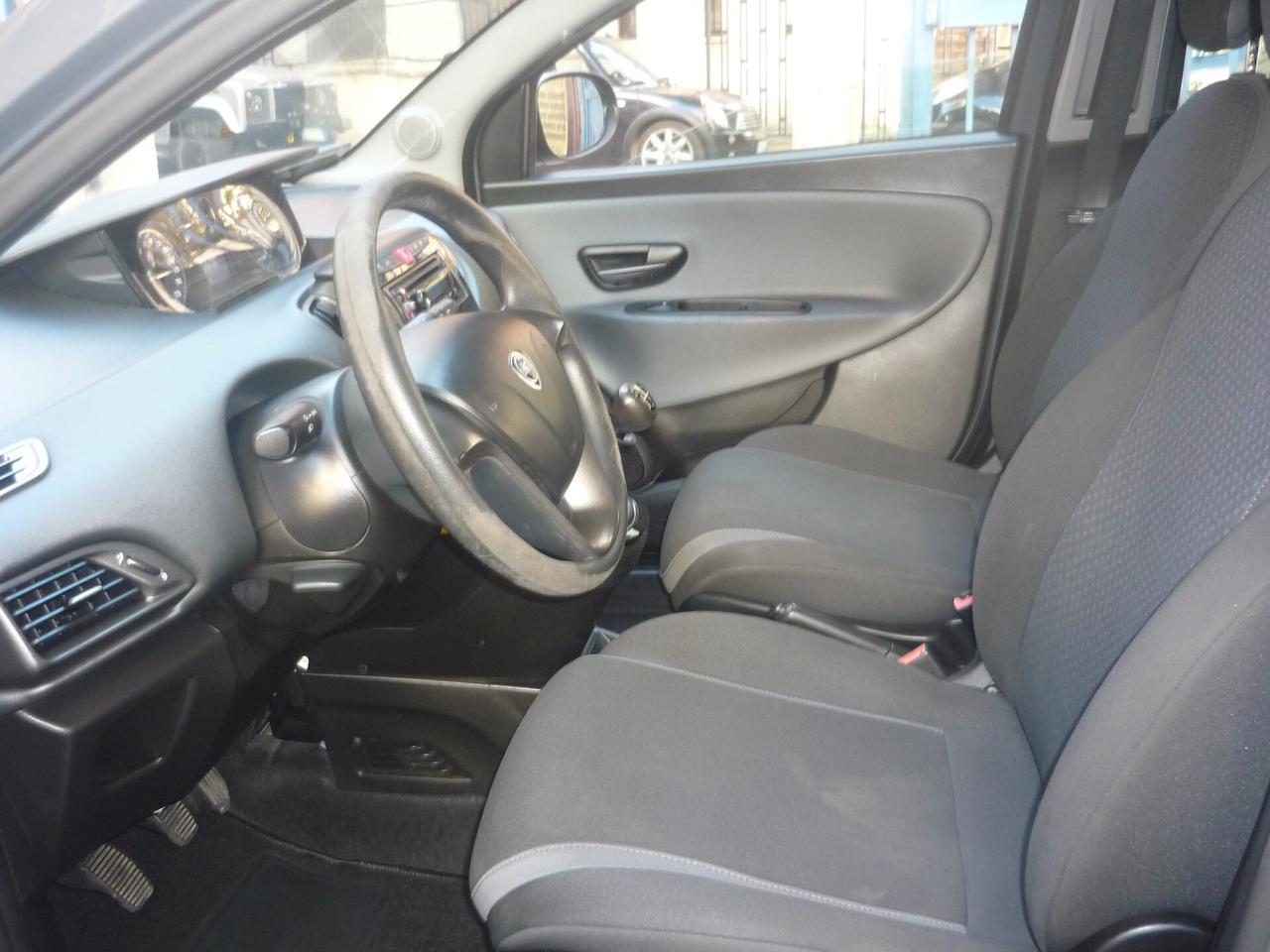 Lancia Ypsilon 0.9 TwinAir 85 CV 5 porte Metano Ecochic Gold