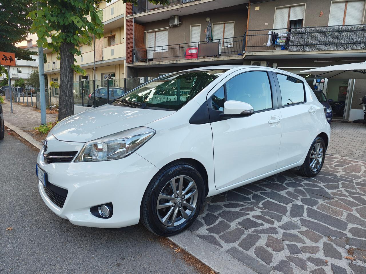 Toyota Yaris 1.0 5 porte Lounge