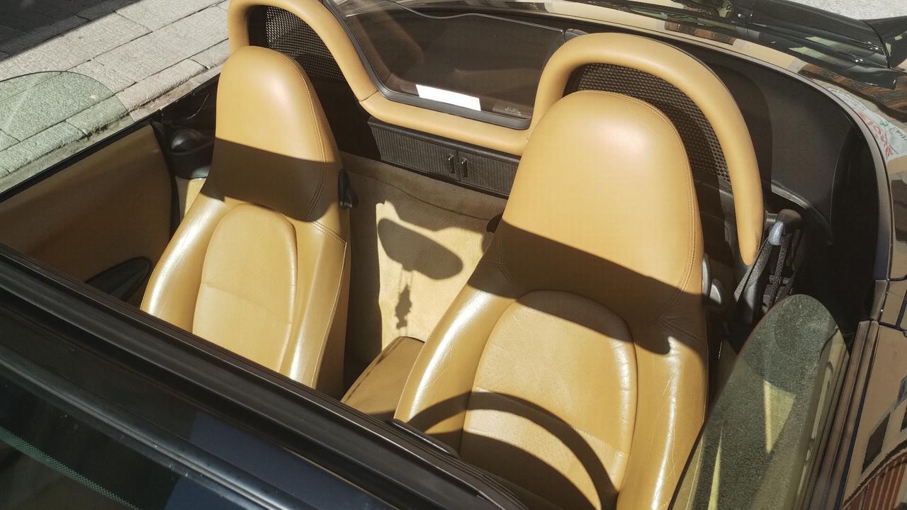 Porsche Boxster 2.5i 24V cat