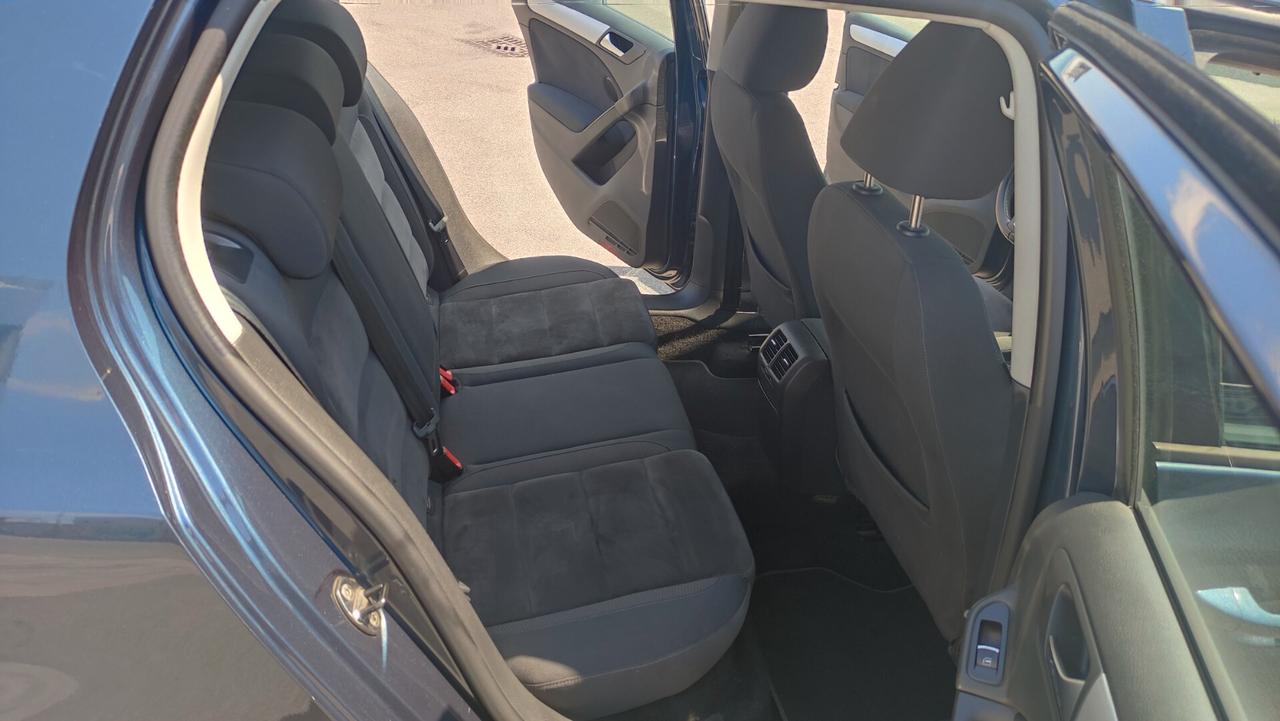 Volkswagen Golf VI 1.6 TDI DPF 5p. Highline NEOPATENTATI - 2010
