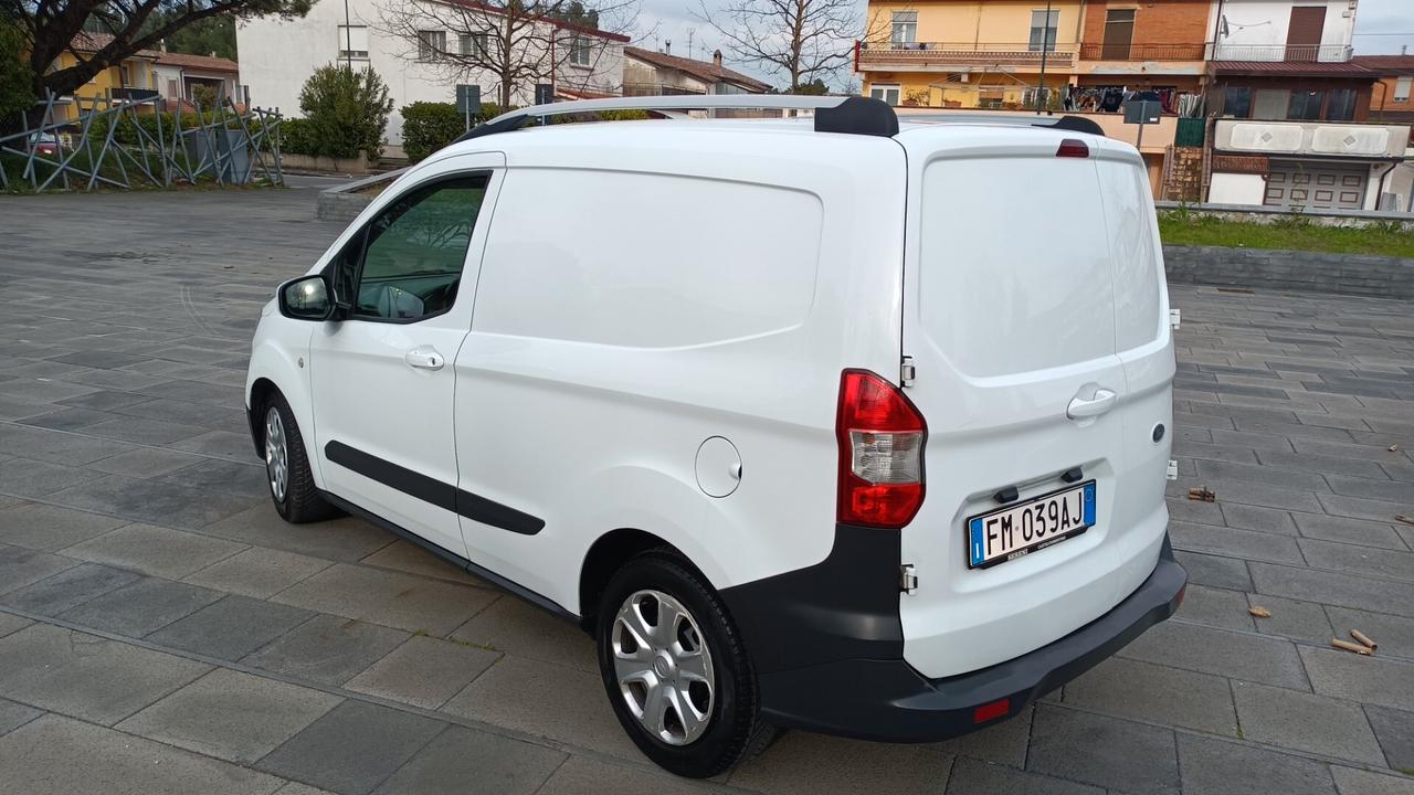 Ford Tourneo Courier 1.5 diesel pari al nuovo