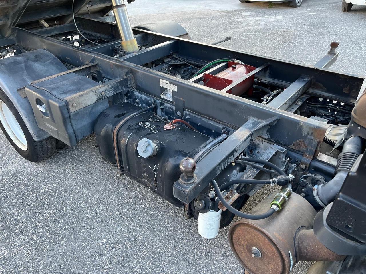 Isuzu “NPR77” cassone/rib.-3.0 TD-2003