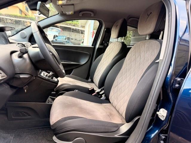 Lancia Ypsilon 1.2 69 CV 5 porte S&S Platinum