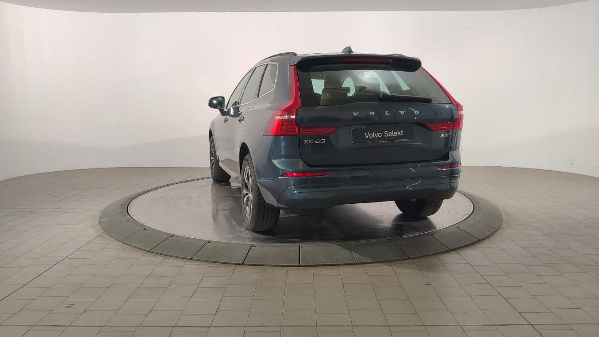 VOLVO Xc60 B4 Mild Hybrid (D) Awd Geartronic Momentum Pro