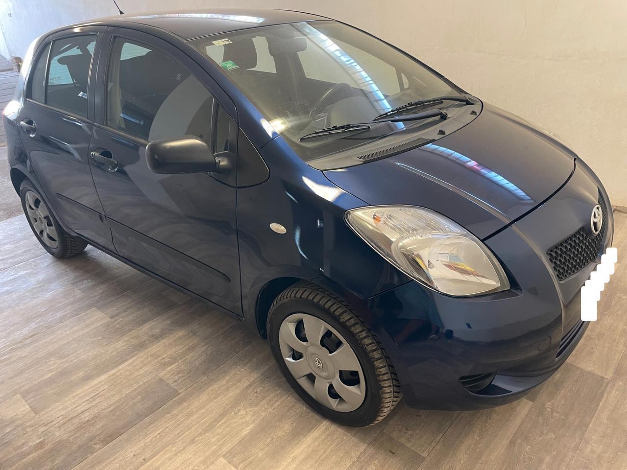 Toyota Yaris 1.0 5 porte Now FULL TAGLIANDATA NEOPATENTATI