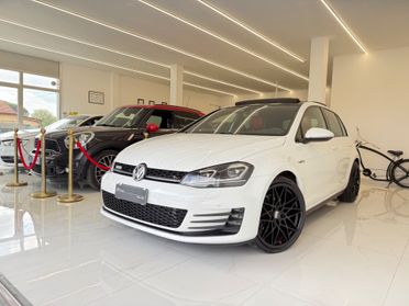 Volkswagen Golf GTD 2.0 TDI 184cv Tetto apribile Parcheggio automatico