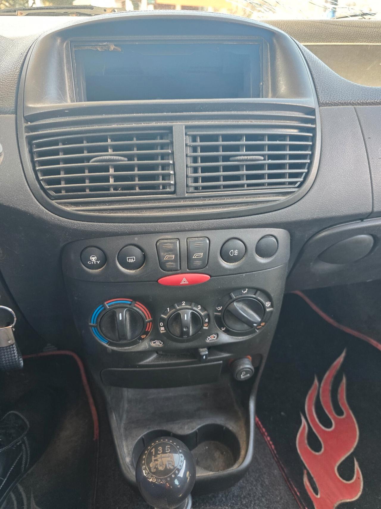 Fiat Punto 1.2 5 porte 160.000km Leggermente incidentata