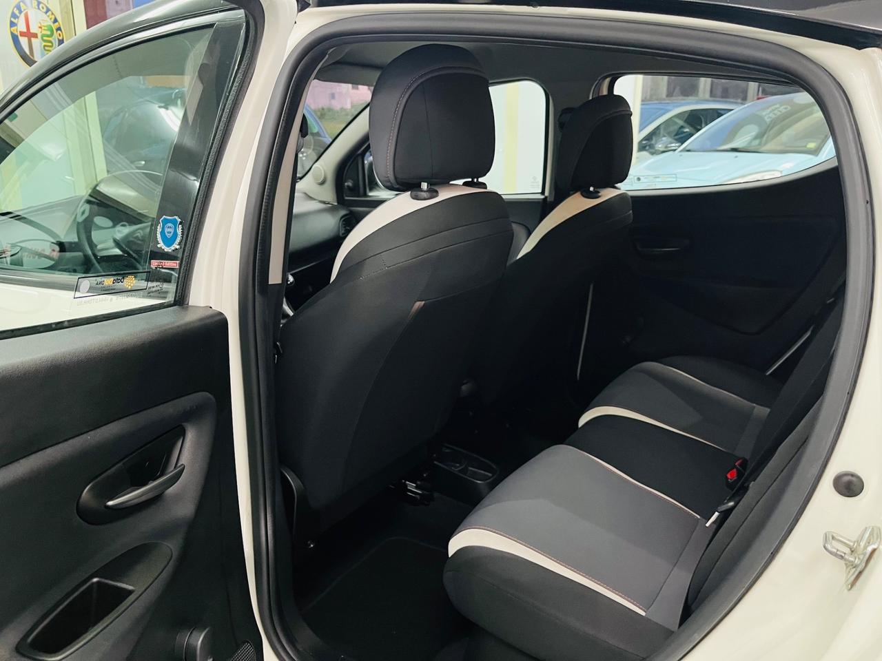 Lancia Ypsilon 1.3 MJT 95 CV Black Edition anno 2014