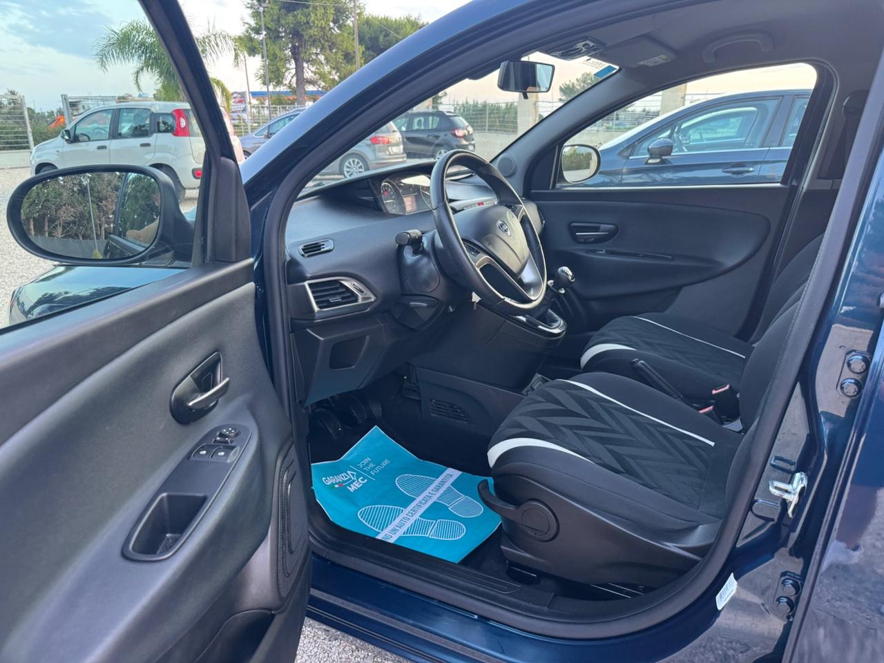 Lancia Ypsilon 1.2 69 CV 5 porte Platinum