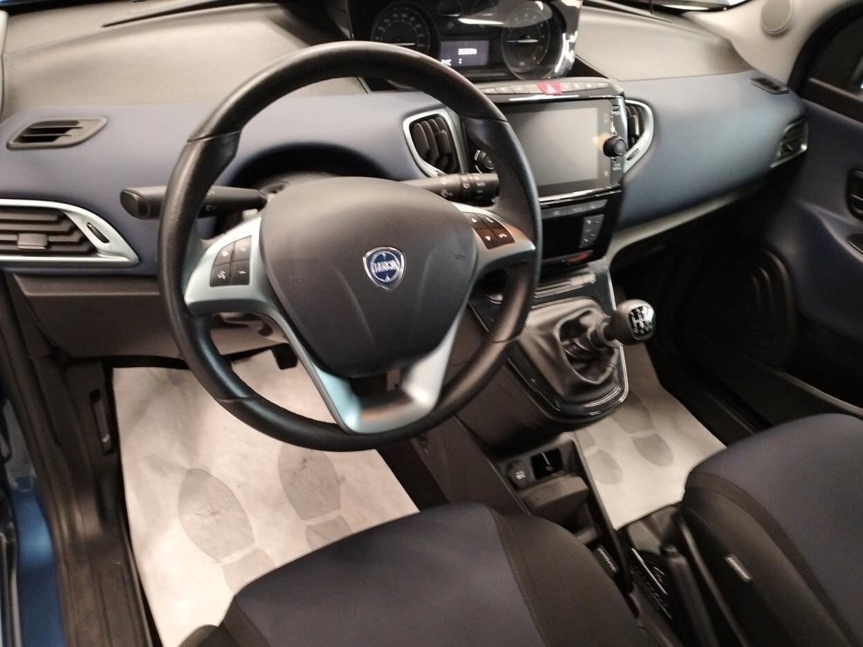 Lancia Ypsilon 1.0 firefly hybrid Gold Plus s