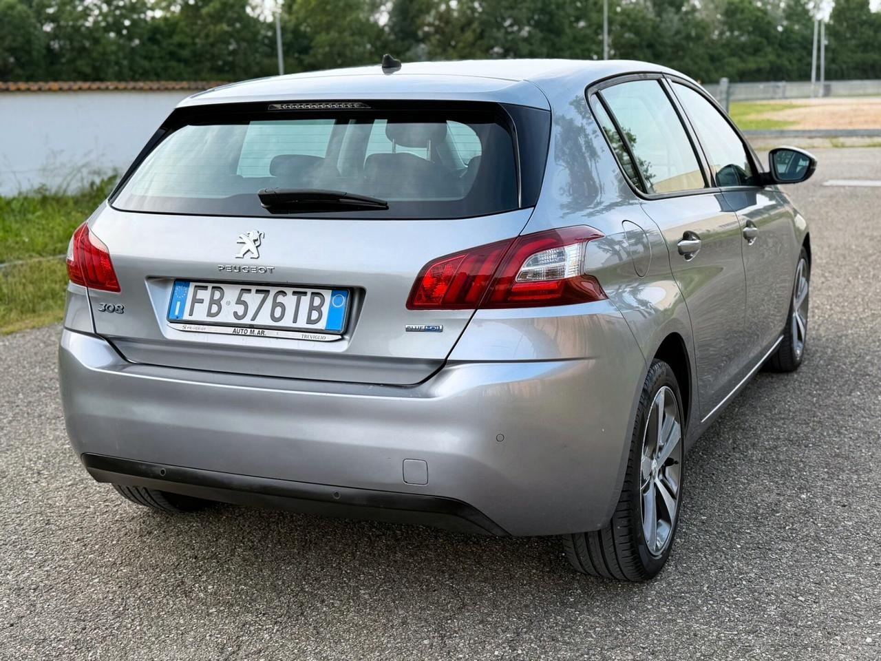 Peugeot 308 Berlina HDi 100 CV EURO 6B